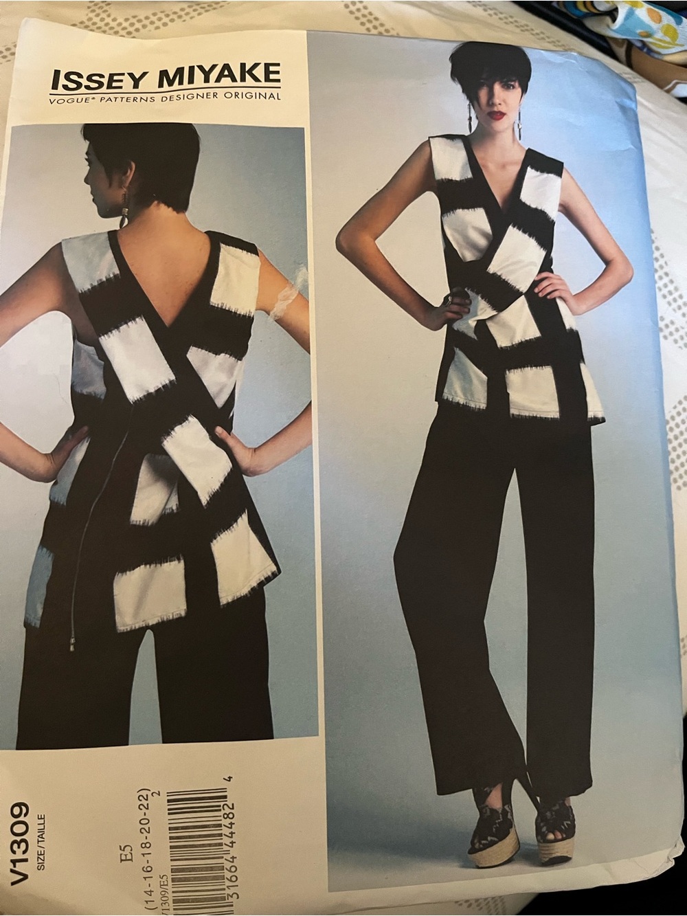 Issey Miyake Black and White Graphic V-Neck Tunic with Wide-Leg Pants